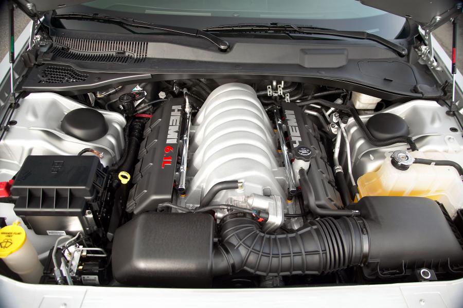  Chrysler 300C SRT8 Touring 2005 года  (фото 3 из 9)